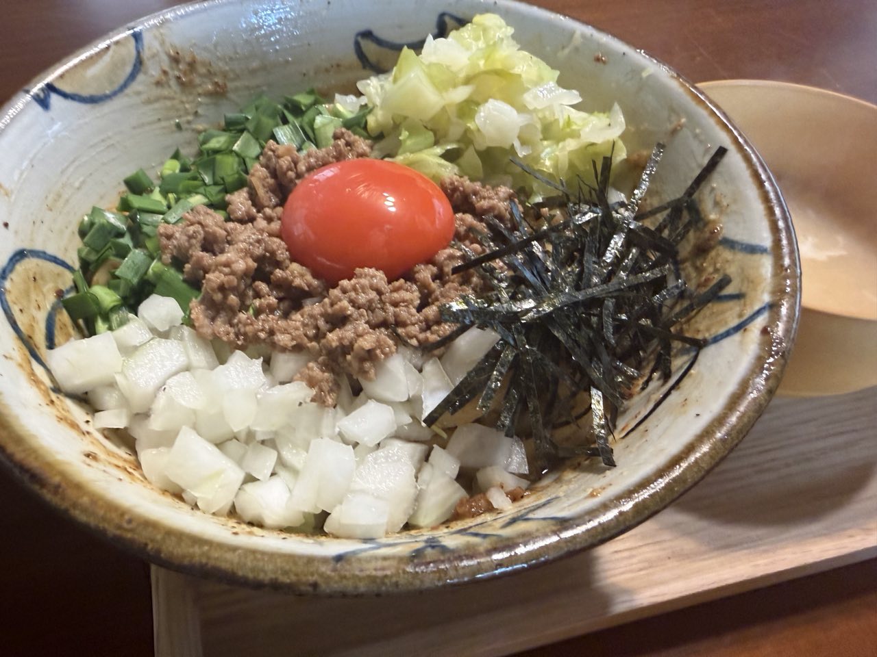 こぶたとカモメ 台湾まぜそば 全粒粉の極太麺 魚介の旨味 三浦